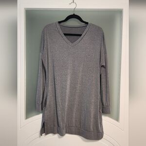 Long sleeve tunic style shirt with pockets